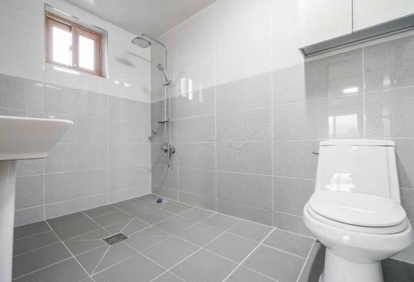 Namhaeseommaeulbada Pension