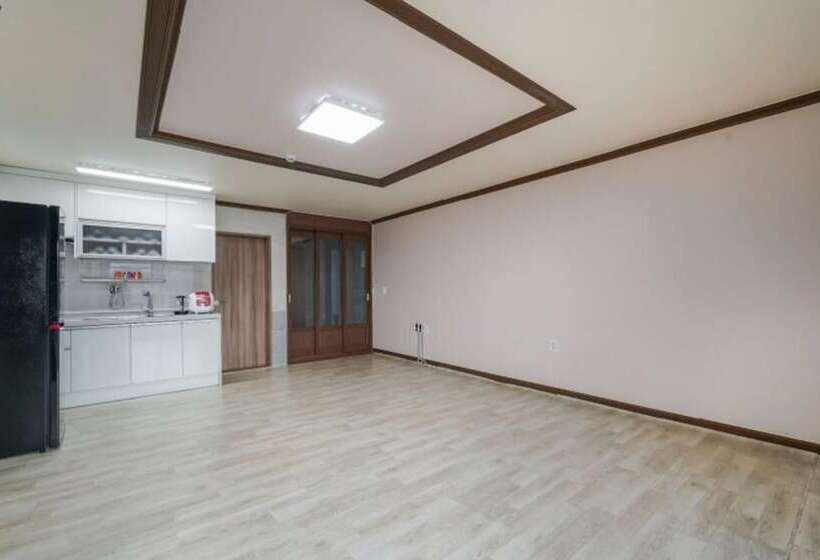 Namhaeseommaeulbada Pension