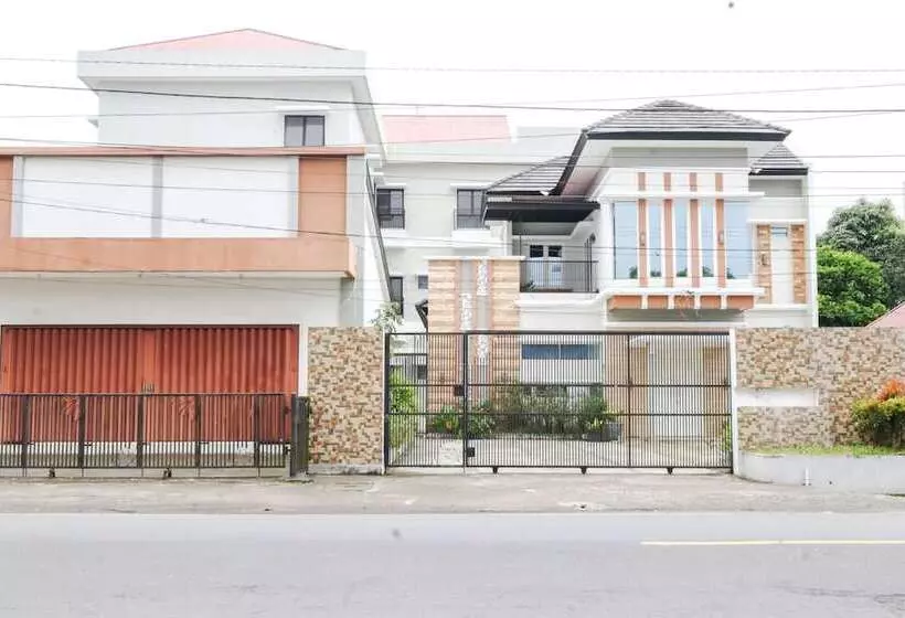 ペンション Wale Langowan