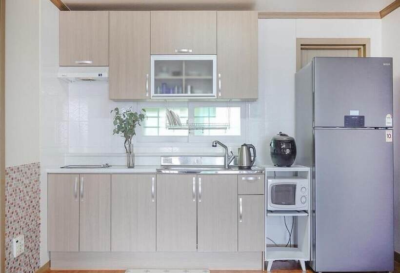 Suncheon Jeonmangjoeungot Pension