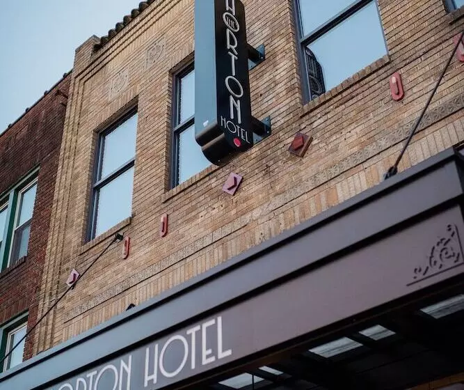 The Horton Hotel And Rooftop Lounge