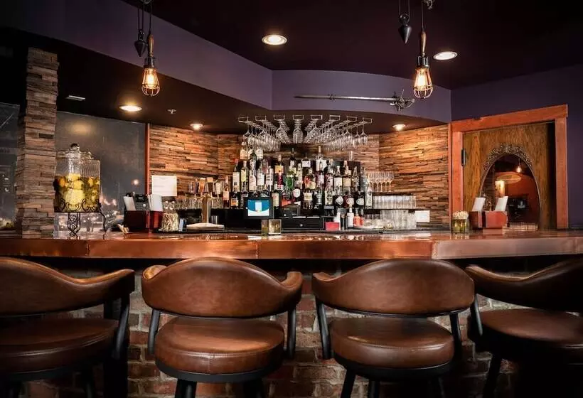 The Horton Hotel And Rooftop Lounge