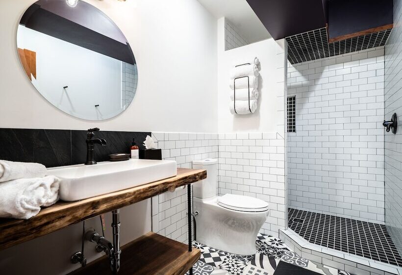 The Horton Hotel And Rooftop Lounge