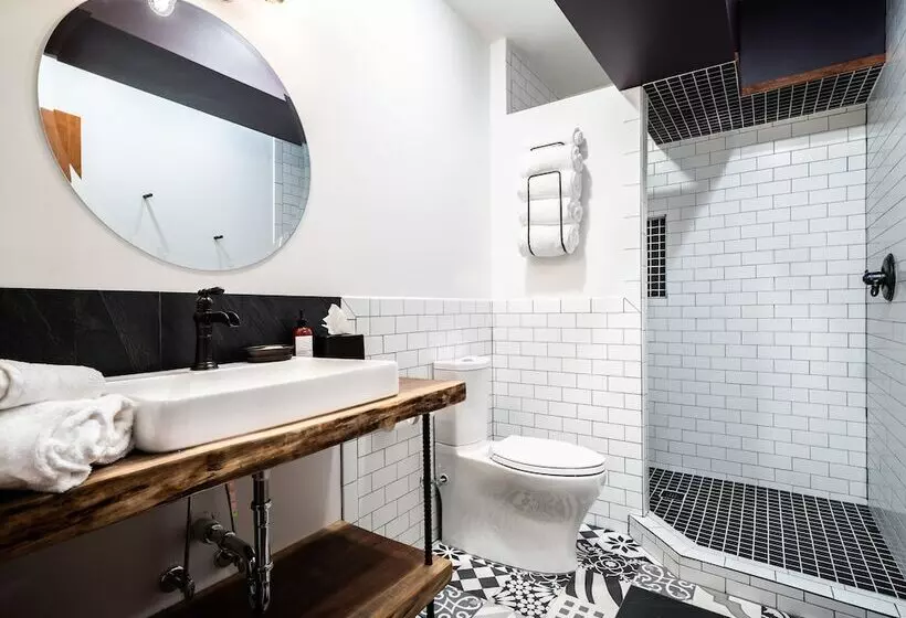 The Horton Hotel And Rooftop Lounge