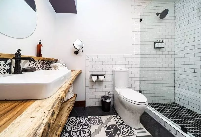 The Horton Hotel And Rooftop Lounge