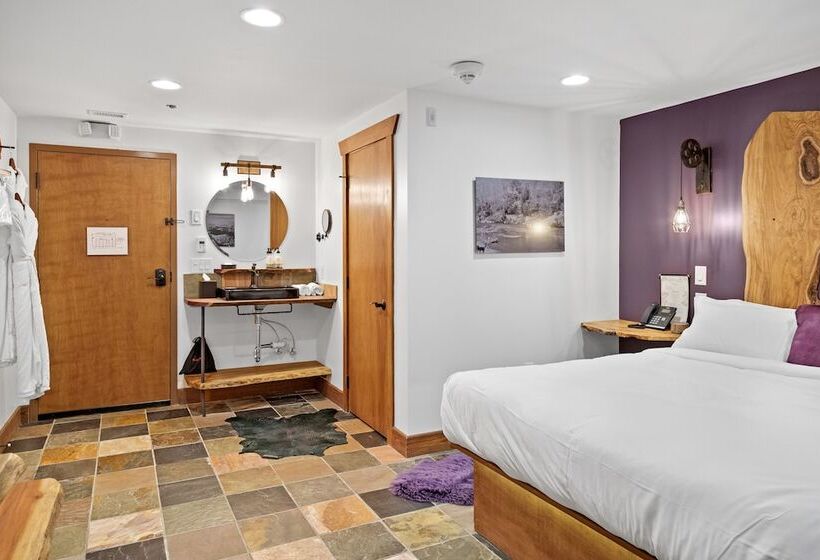 The Horton Hotel And Rooftop Lounge