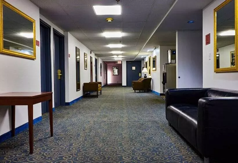 The Mclure Hotel And Conference Center