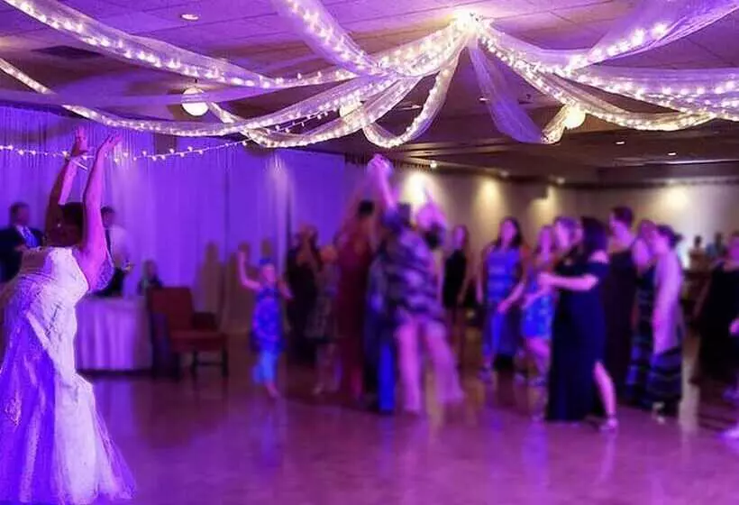 The Mclure Hotel And Conference Center