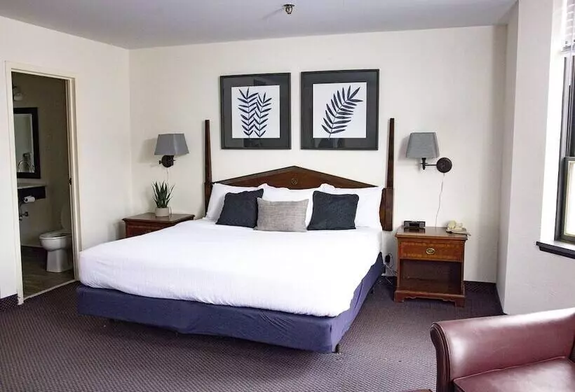 The Mclure Hotel And Conference Center