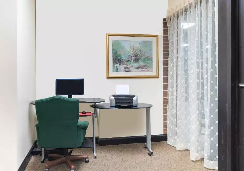 The Mclure Hotel And Conference Center