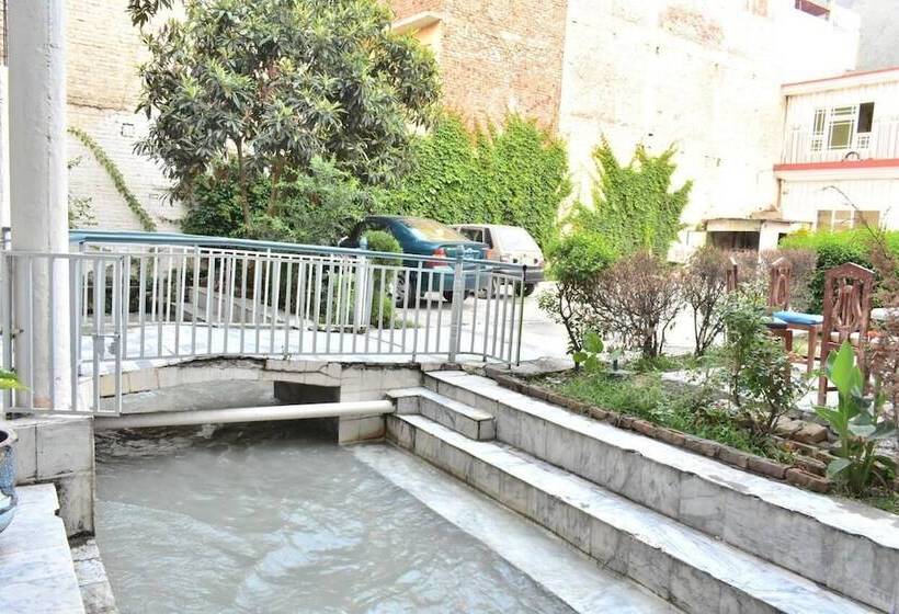 The Rose Palace Hotel & Restaurant