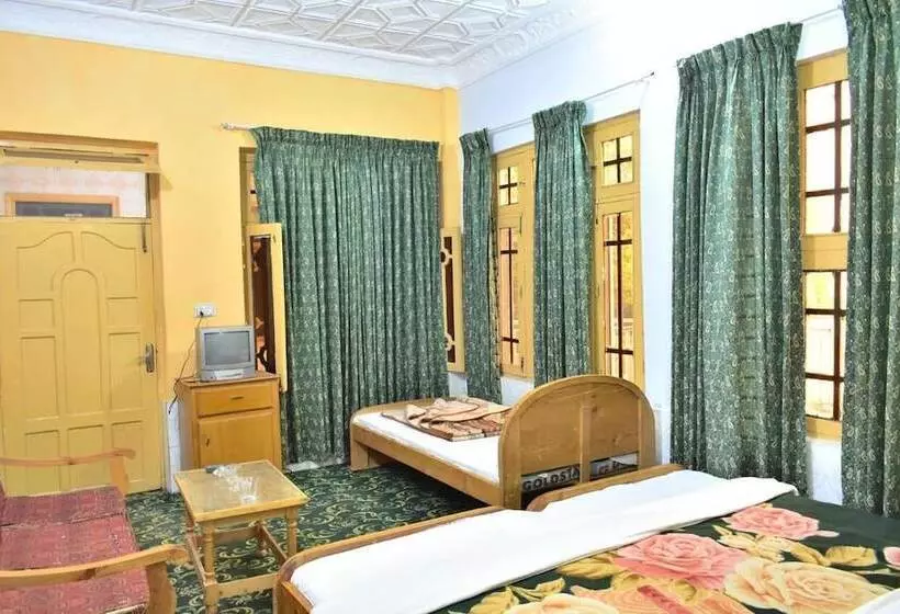 The Rose Palace Hotel & Restaurant