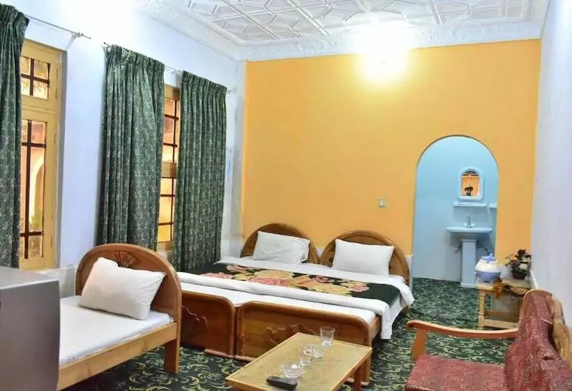 The Rose Palace Hotel & Restaurant