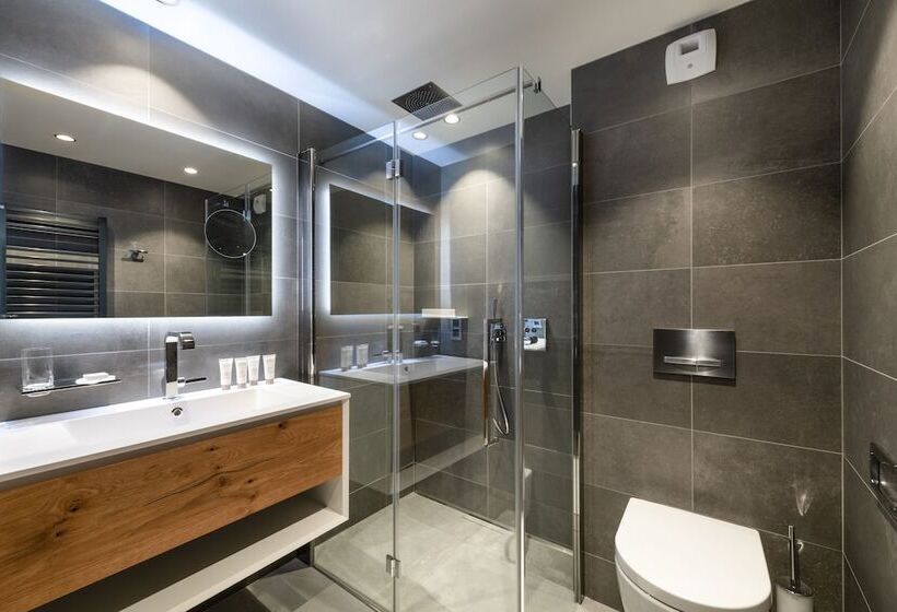 Alaska Lodge By Alpine Resorts