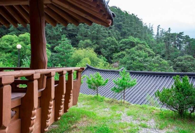 Chungju Solnaeeum Hanok Pension