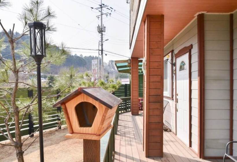 Gapyeong Namiseom Seomnaru Pension