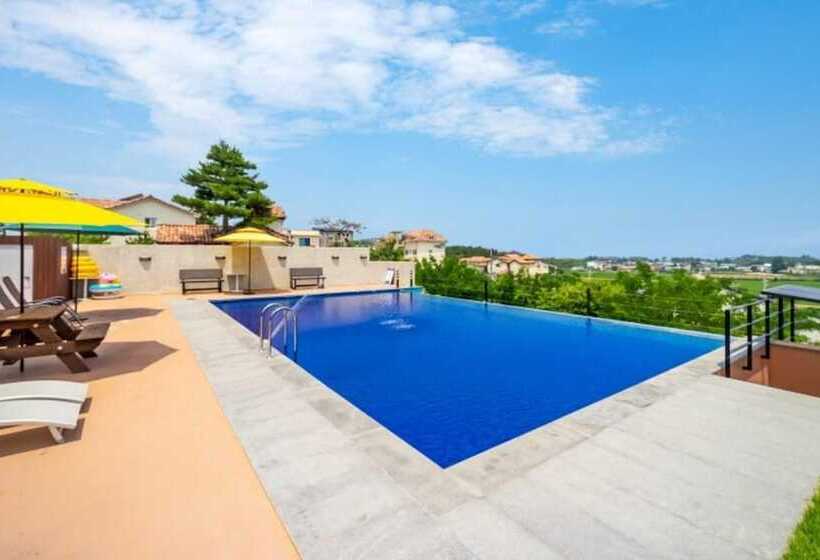 Goseong Morning View Pension