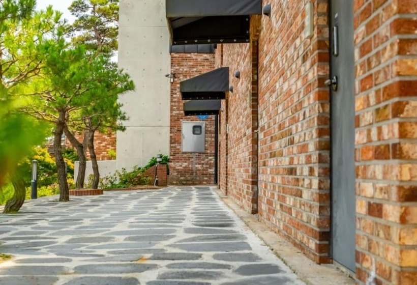 Goseong Morning View Pension