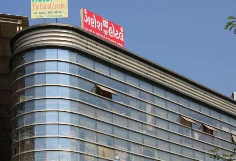 בית מלון כפרי Ganesh Banquet Dining And