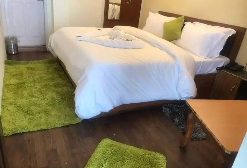 هتل Jakhu Vibes