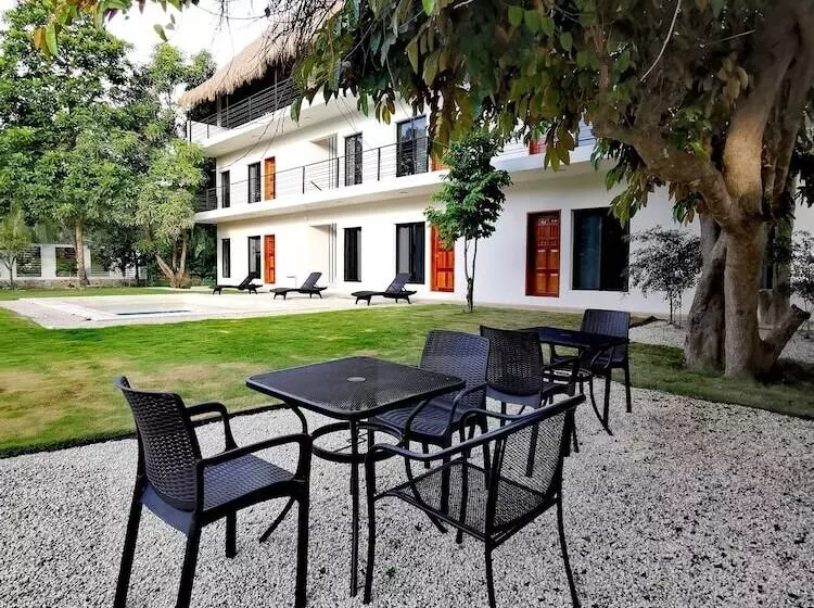Hotel Makech