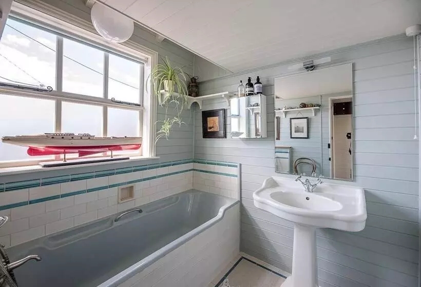 Hotelli The Boathouse, Felixstowe Ferry