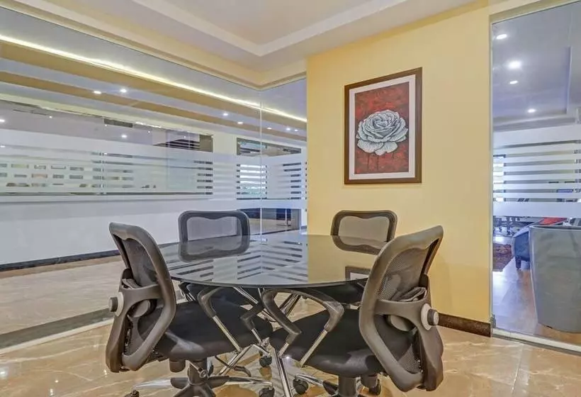 هتل Treebo Premium Raj Vista Global Village