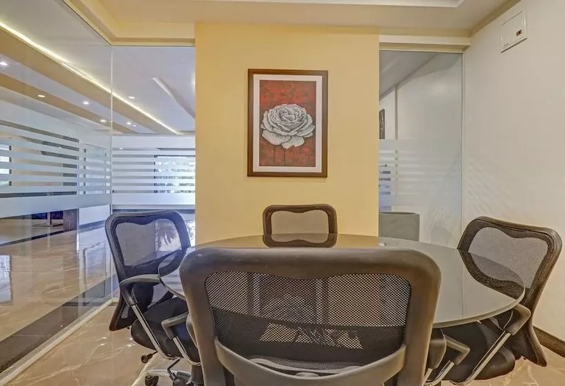 هتل Treebo Premium Raj Vista Global Village