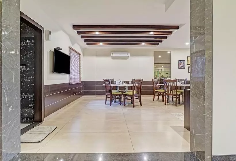 هتل Treebo Premium Raj Vista Global Village