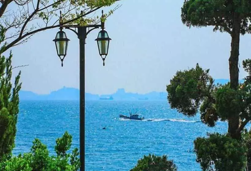Namhae Zen House Pension