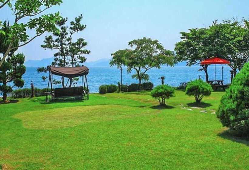 Namhae Zen House Pension