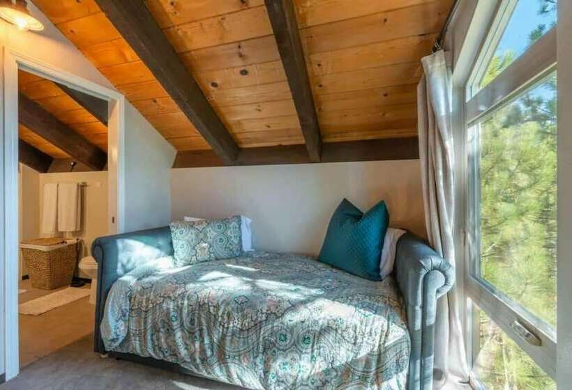 North Lake Blvd Criterion 3 Pinegrove