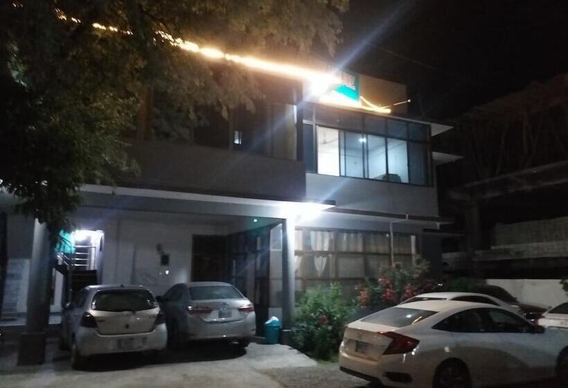 پانسیون Alpine Pasture Guest House Gilgit