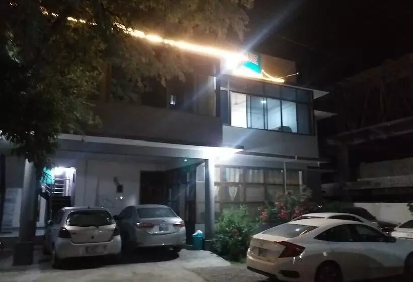 پانسیون Alpine Pasture Guest House Gilgit