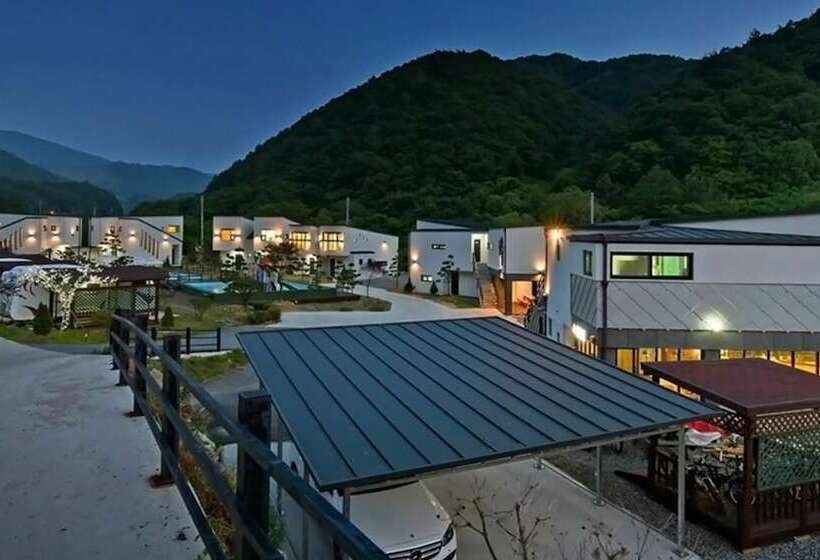 Pension Muju The Haru Pool Villa