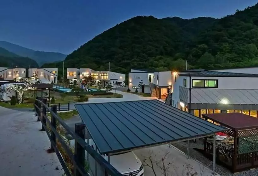 ペンション Muju The Haru Pool Villa