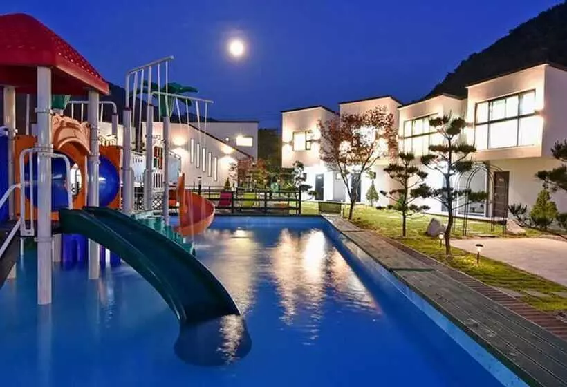 ペンション Muju The Haru Pool Villa