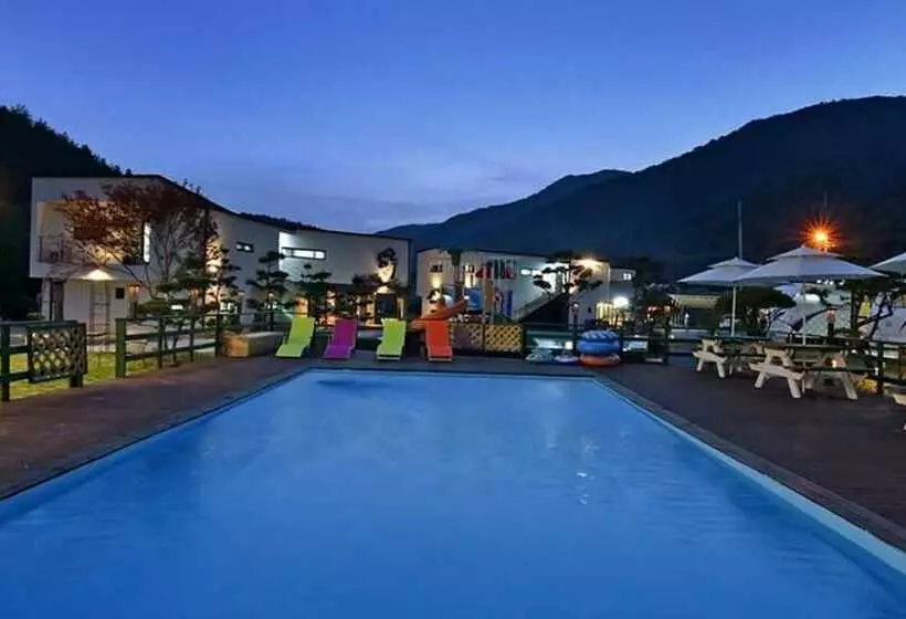 ペンション Muju The Haru Pool Villa