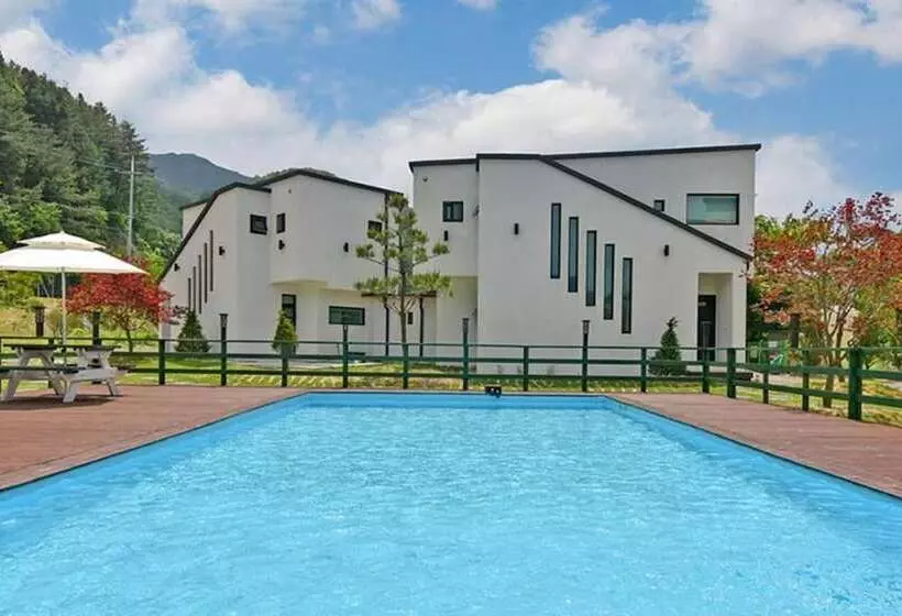 ペンション Muju The Haru Pool Villa