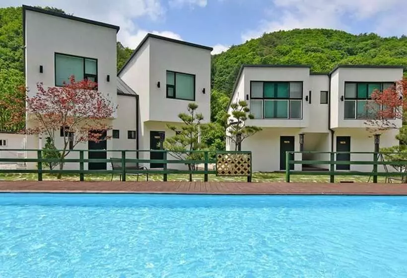 ペンション Muju The Haru Pool Villa