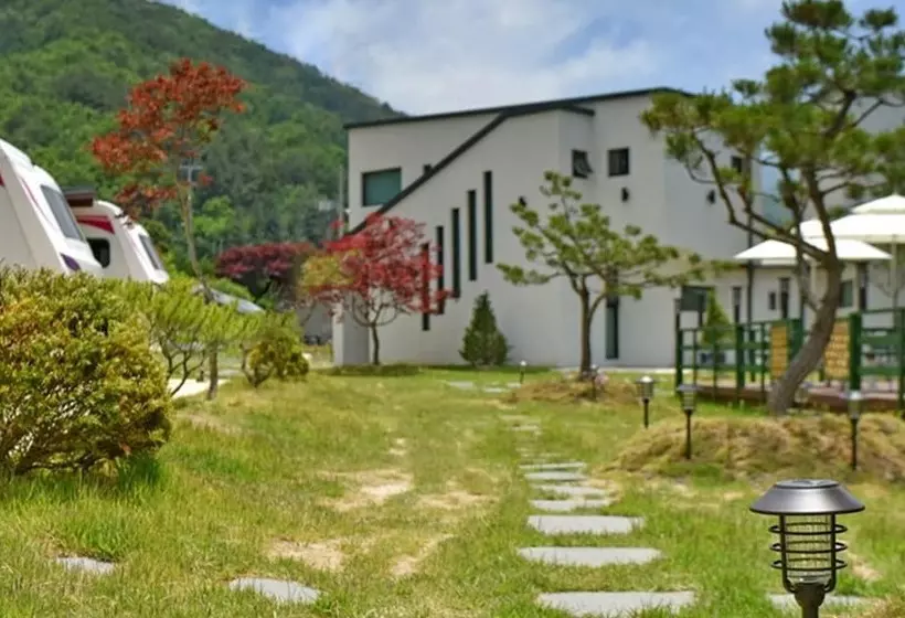 ペンション Muju The Haru Pool Villa