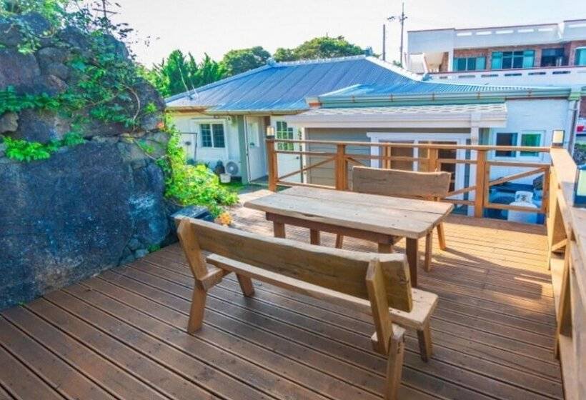 Seogwipo Hwamok Pension