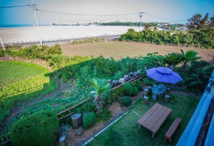 Seogwipo Hwamok Pension