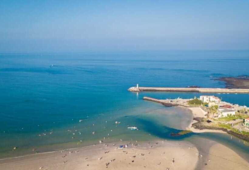 Seogwipo Hwamok Pension