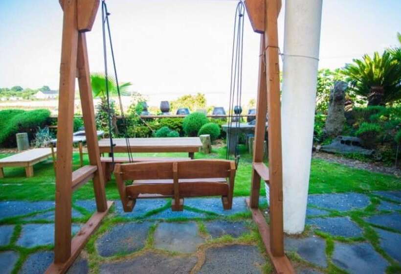 Seogwipo Hwamok Pension