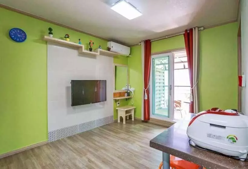 Yanggu Butterfly Pension