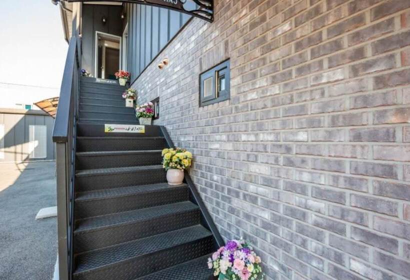 Yanggu Butterfly Pension