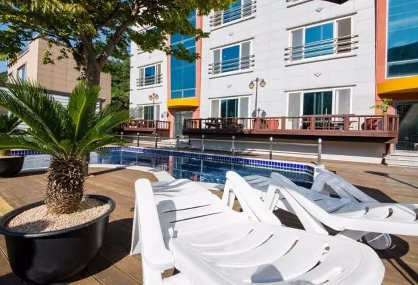 Yeosu Bebeolleh Pension