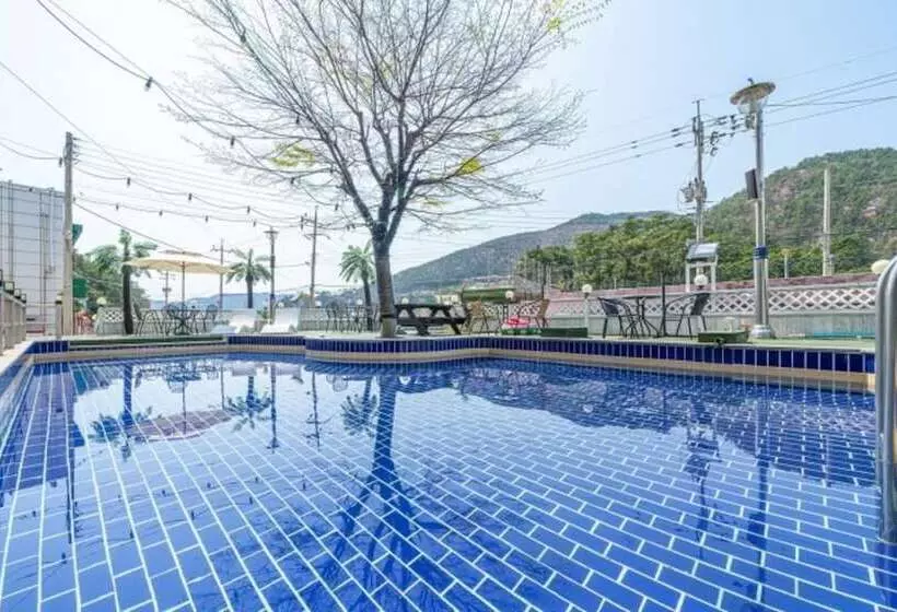 Yeosu Bebeolleh Pension