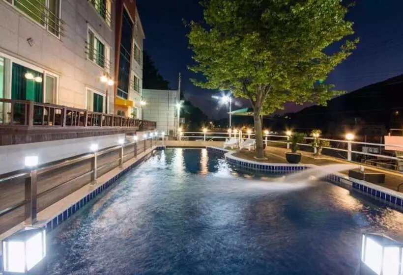 Yeosu Bebeolleh Pension